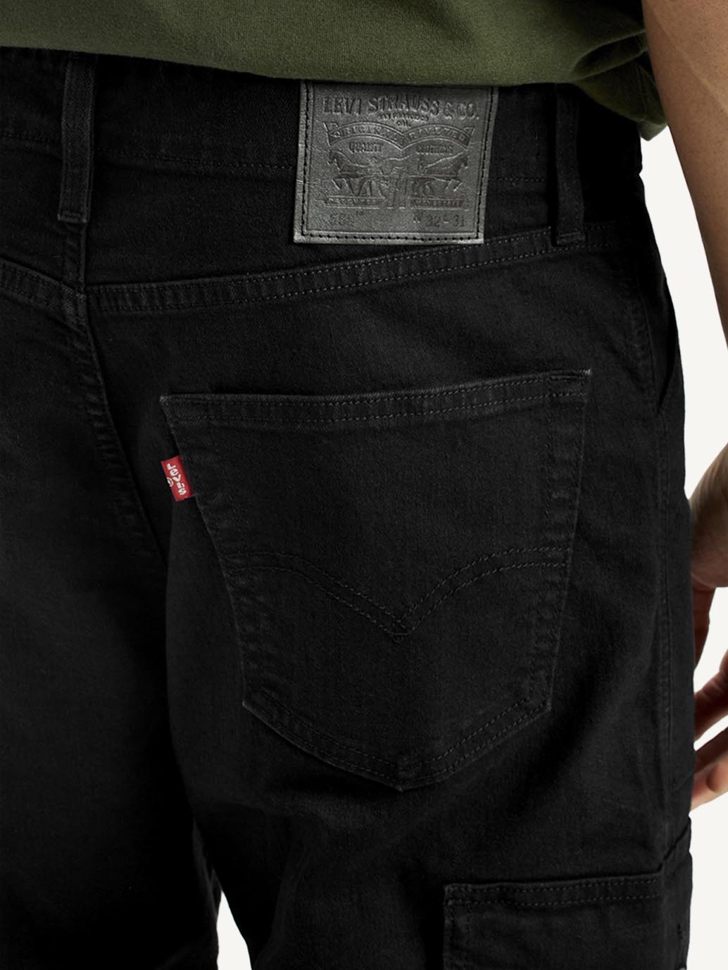 Men's 568 Black Loose Fit Mid Rise Cargo Jeans