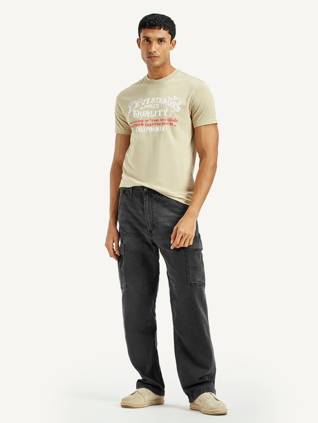 Men's Black Tapered Fit Mid Rise Cargo Jeans