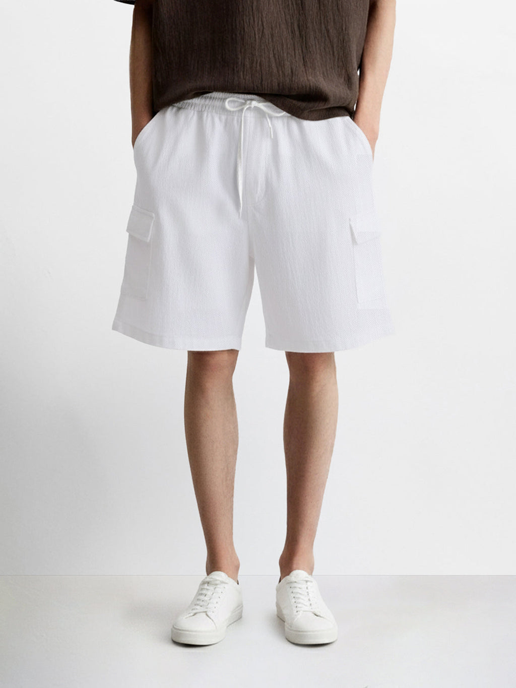 Men's White Relaxed Fit Solid Resort Wear Shorts