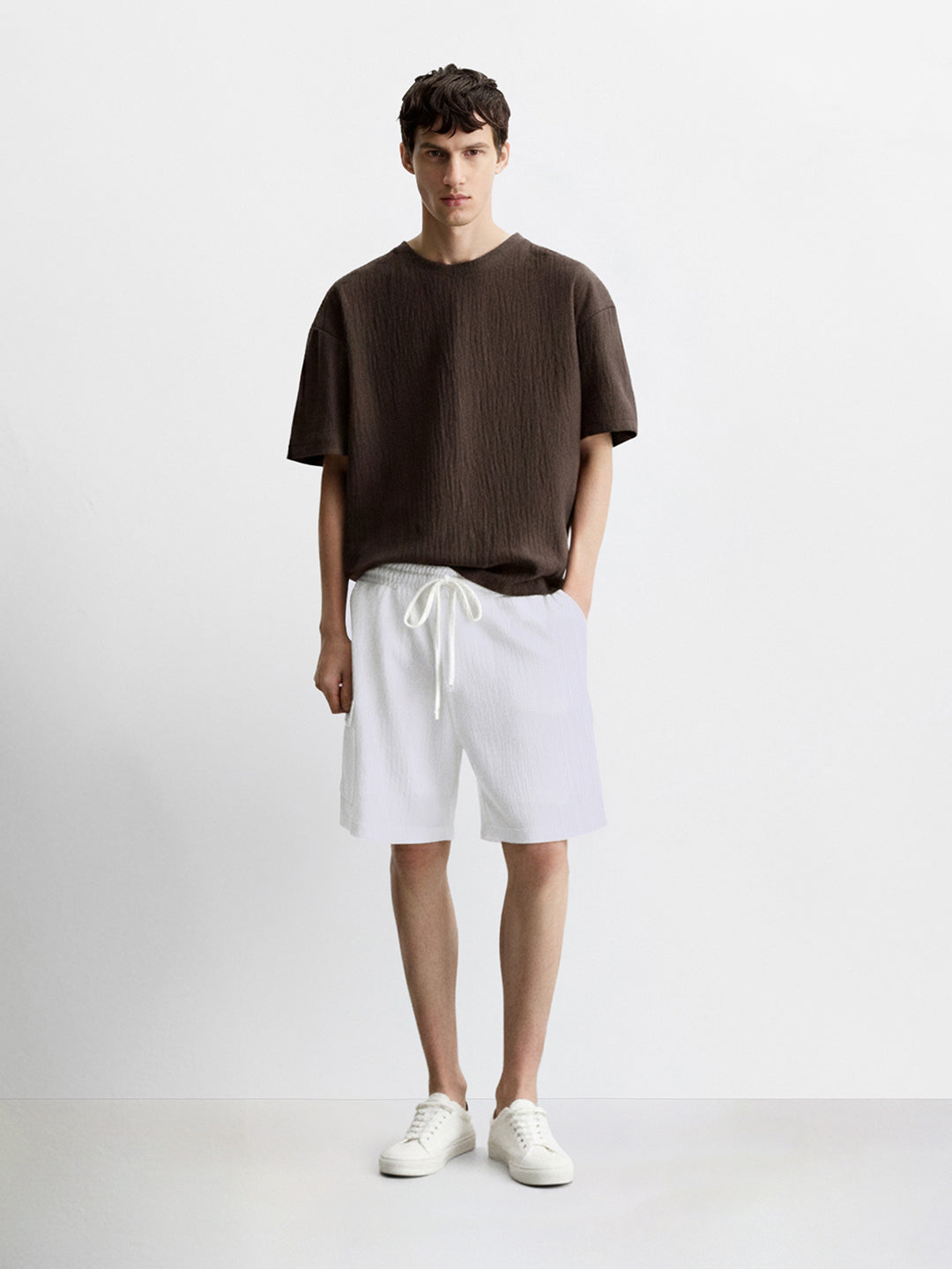Men's White Relaxed Fit Solid Resort Wear Shorts