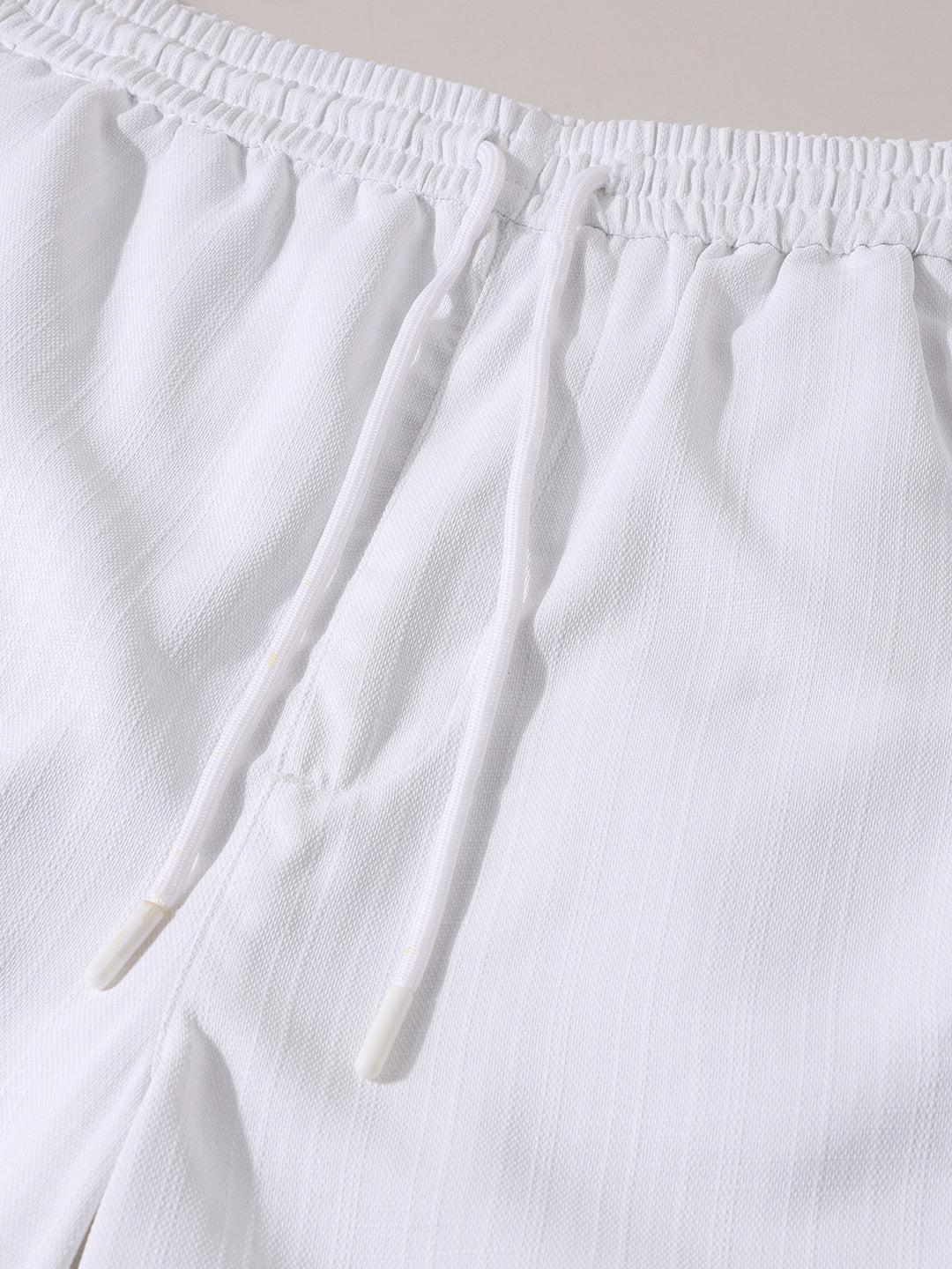 Men's White Relaxed Fit Solid Resort Wear Shorts