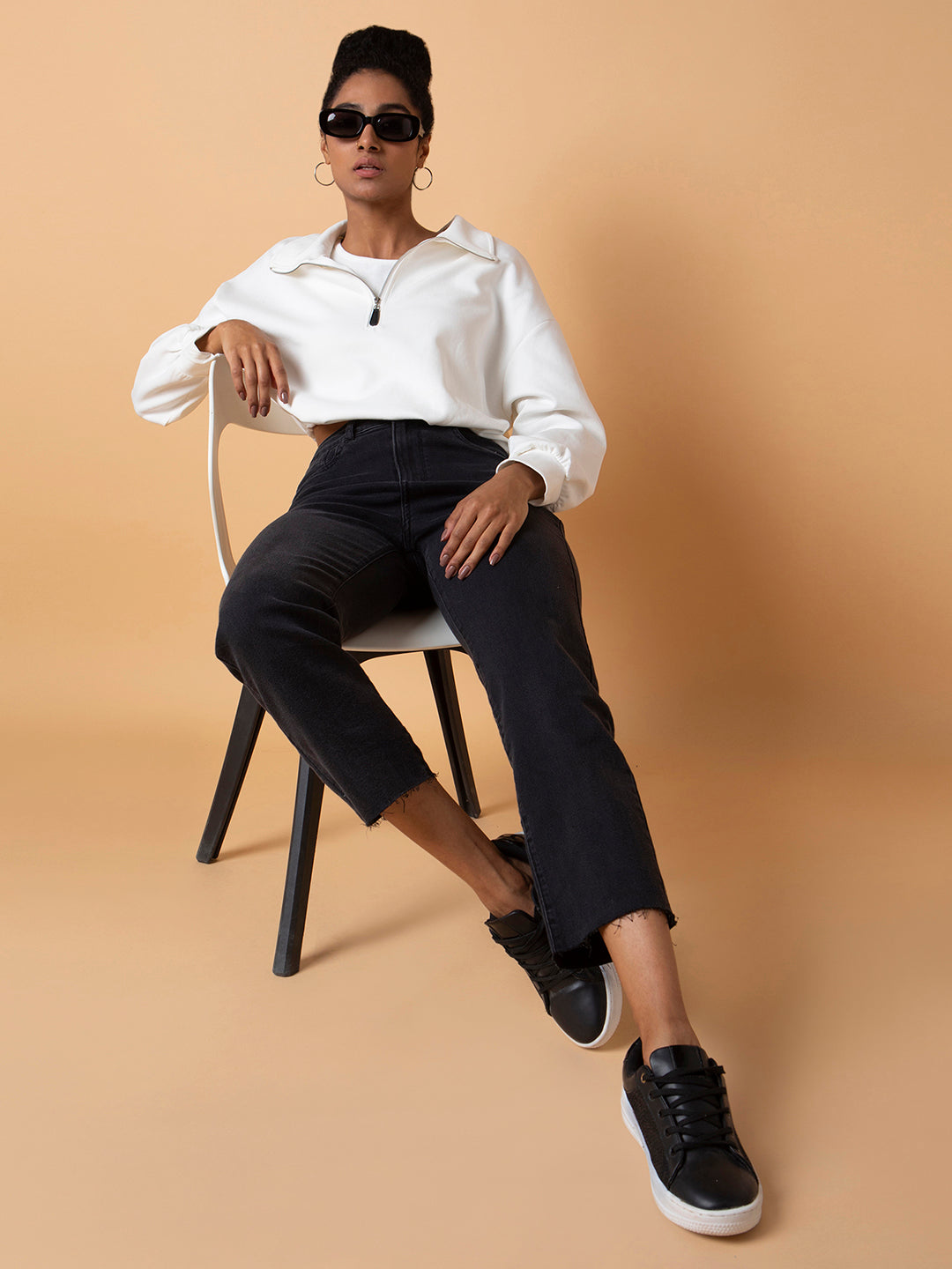 Women's Off White Solid Knits Shirt Collar Top