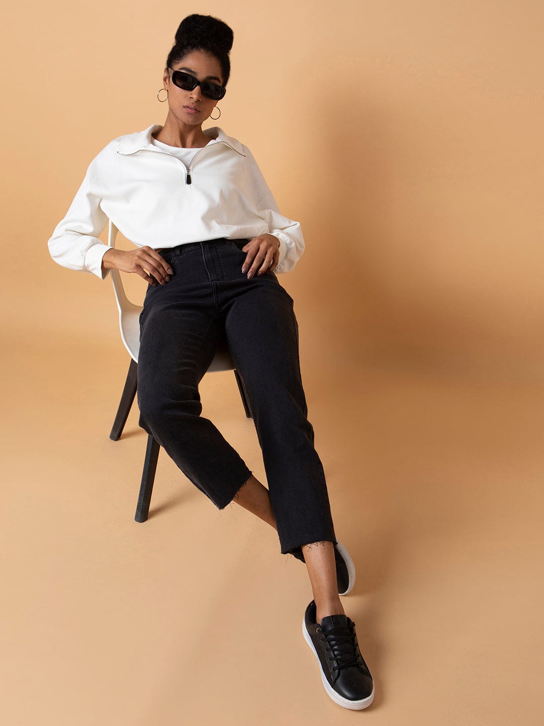 Women's Off White Solid Knits Shirt Collar Top
