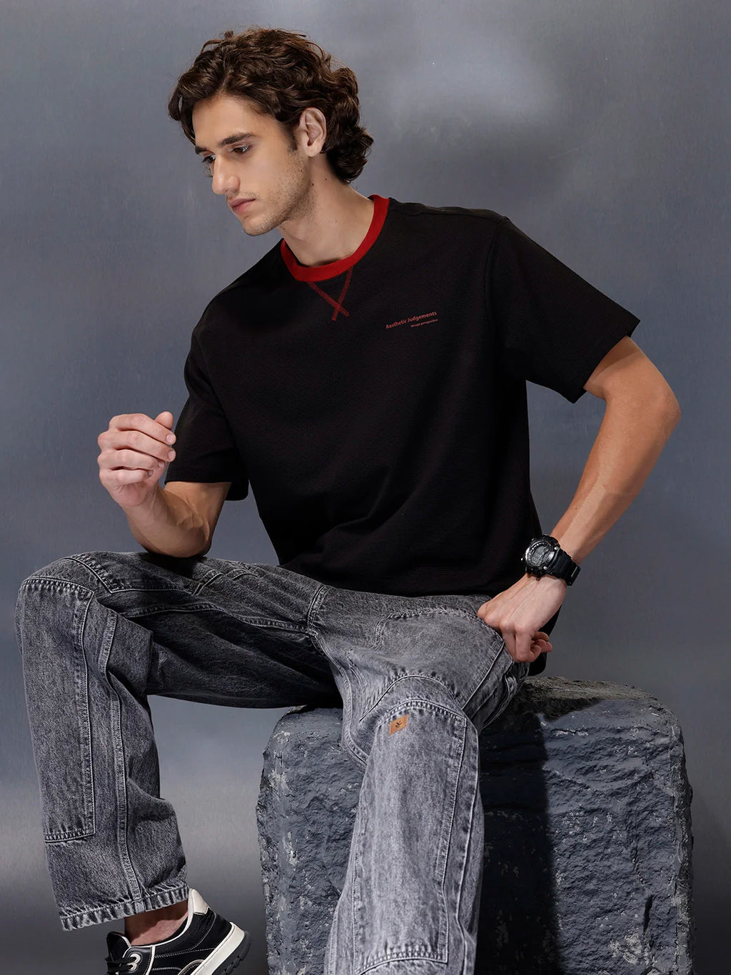 Men’s red trimmed black oversize T-shirt | Black