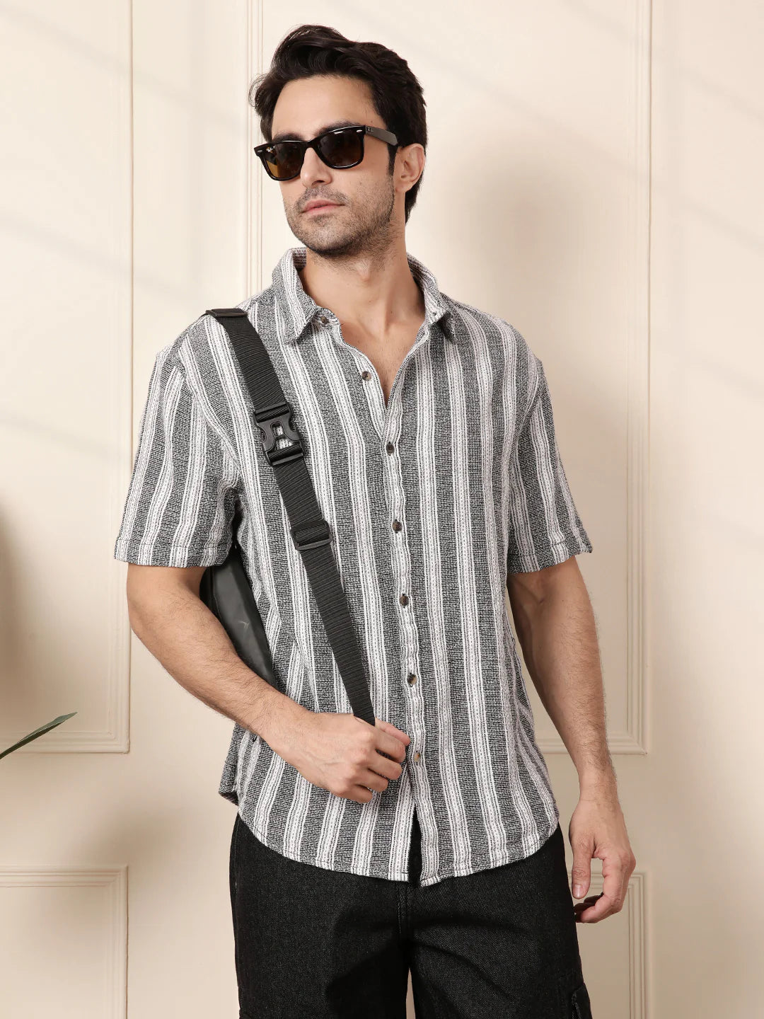 Casual Textured Short Sleeve Shirt | Black