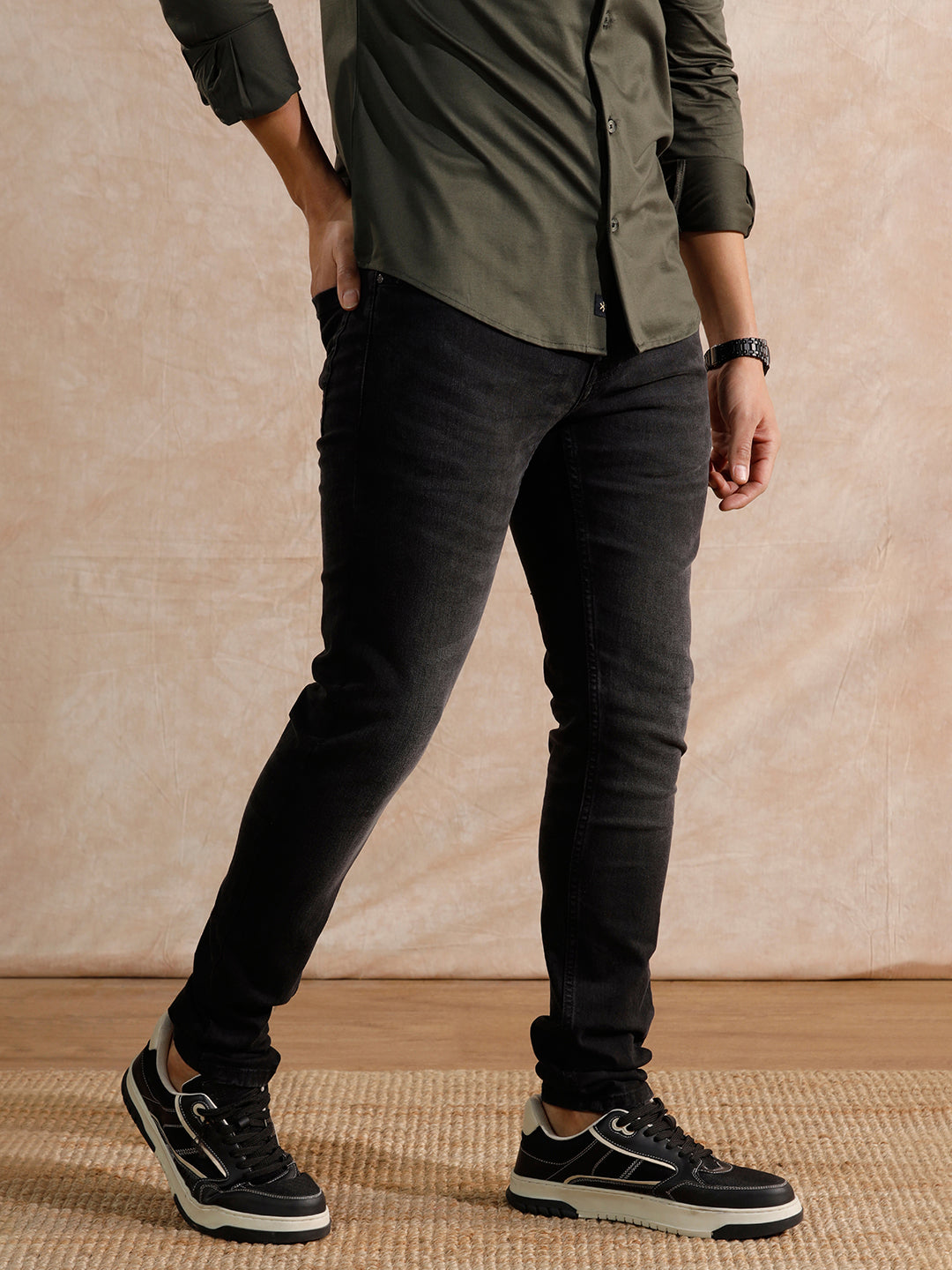 Solid Heavy Fade Slim Tapered Fit Jeans | Black
