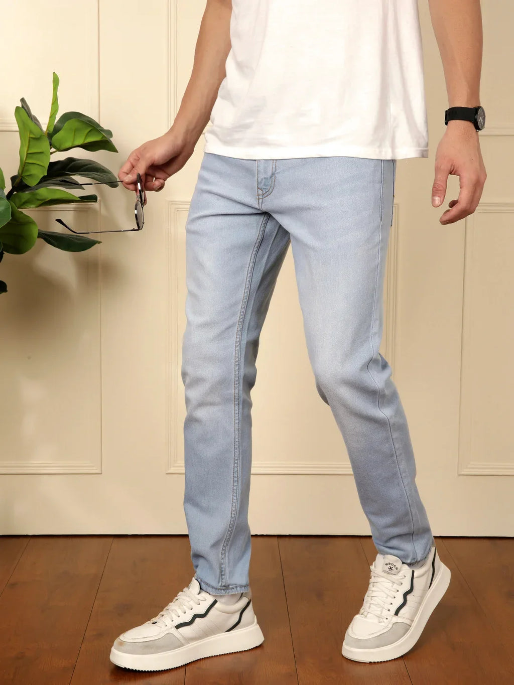 Light Fade Casual Jeans in Blue