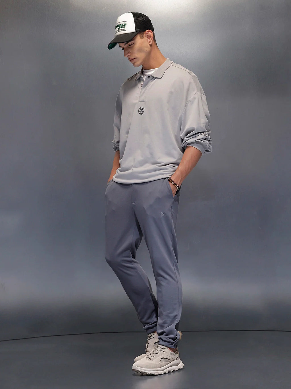 Men’s Minimal Straight Fit knit jogger | Dark Grey