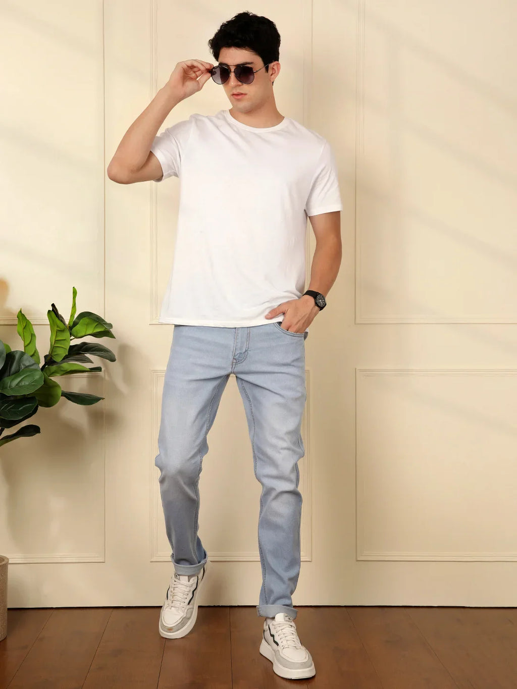 Light Fade Casual Jeans in Blue