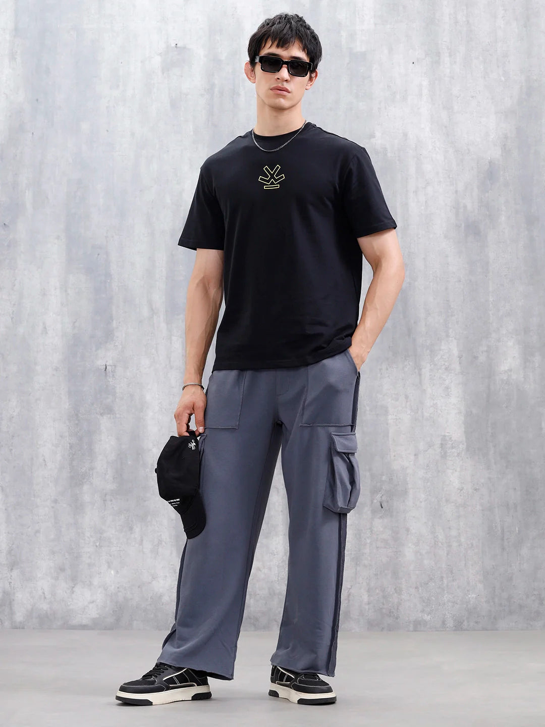 Casual Men's Graphic Tee | Black