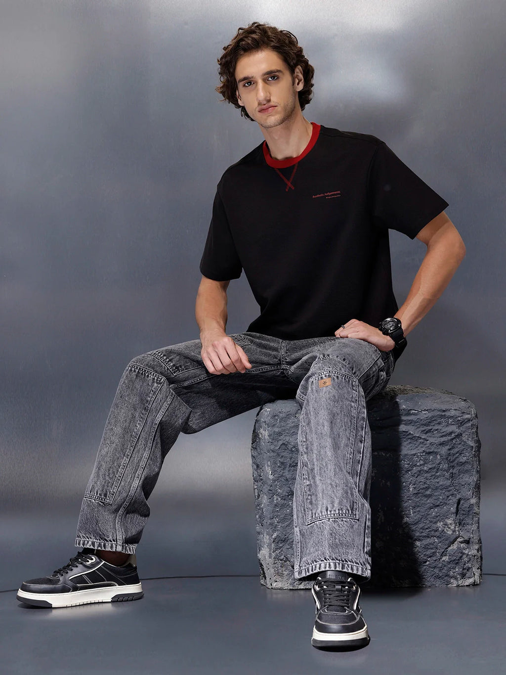 Men’s red trimmed black oversize T-shirt | Black