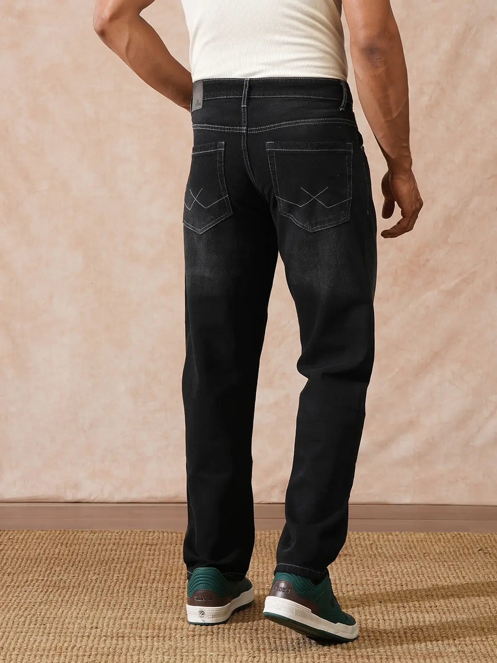 Light Fade Anti Fit Jeans | Black
