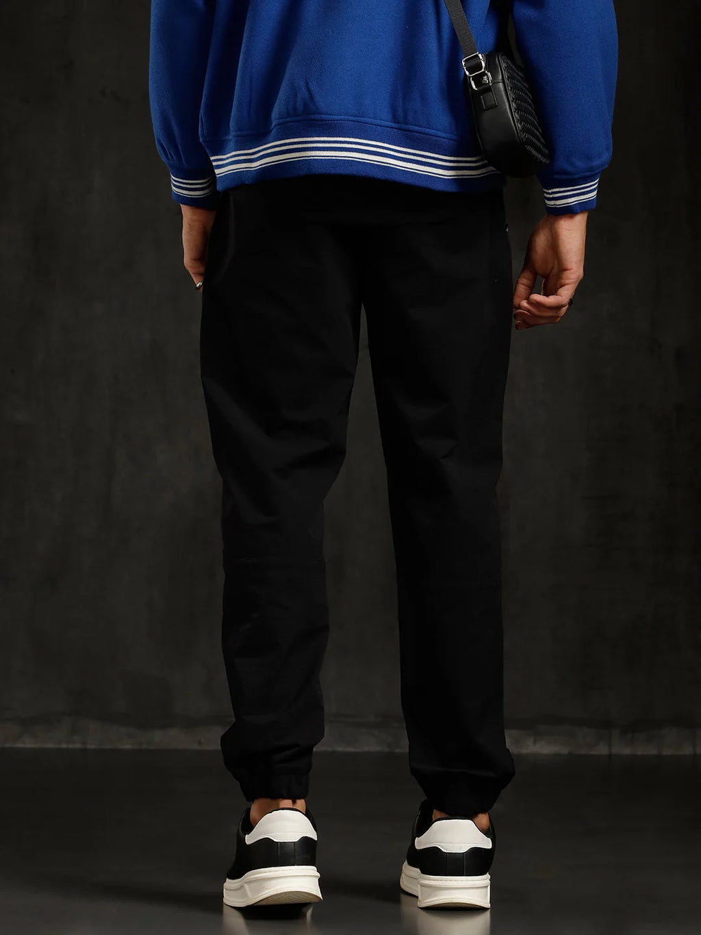Solid Straight Fit Jogger | Black