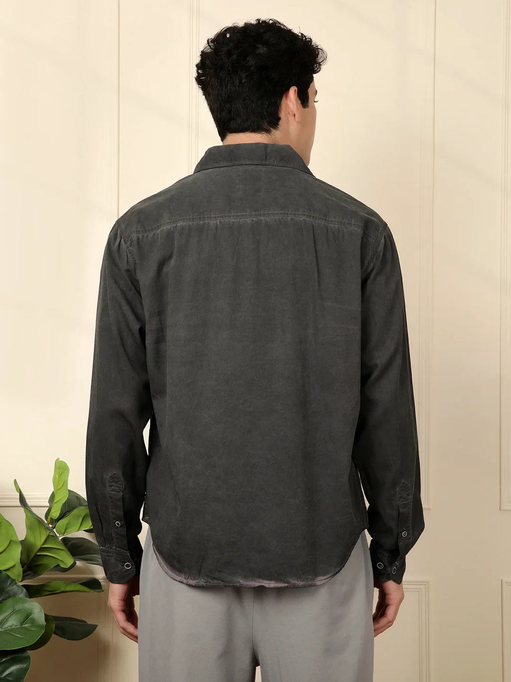 Cuban Collar Relaxed Shirt in Black