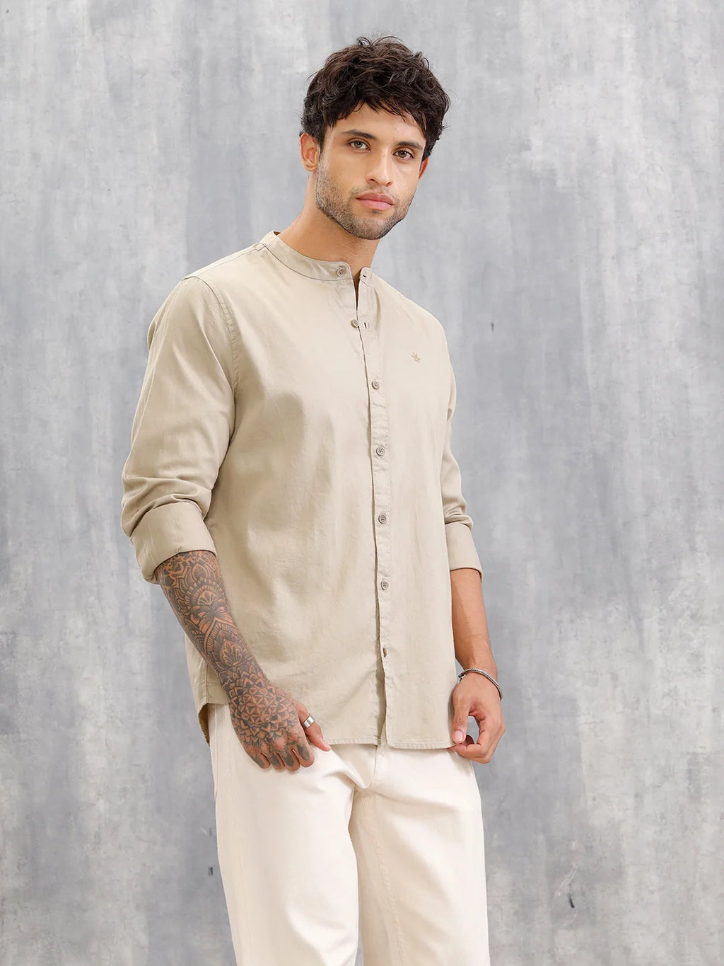 Regular Fit Solid Mandarine Collar Shirt I Beige