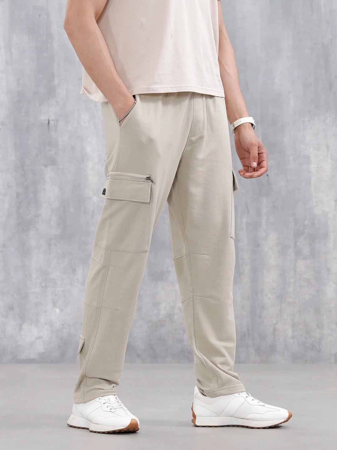 Men’s Relaxed Fit Knit Jogger With Utility Pockets | Grey