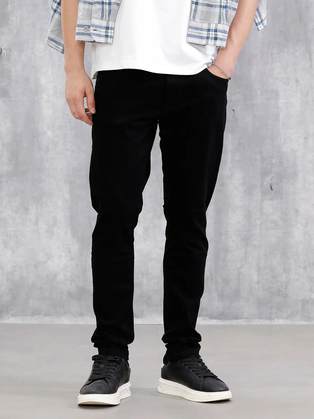 Cotton Blend Slim Tappered Jeans | Black