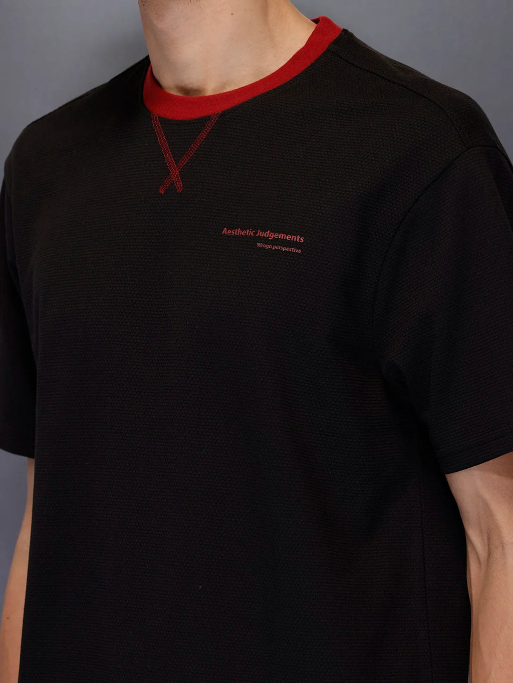 Men’s red trimmed black oversize T-shirt | Black