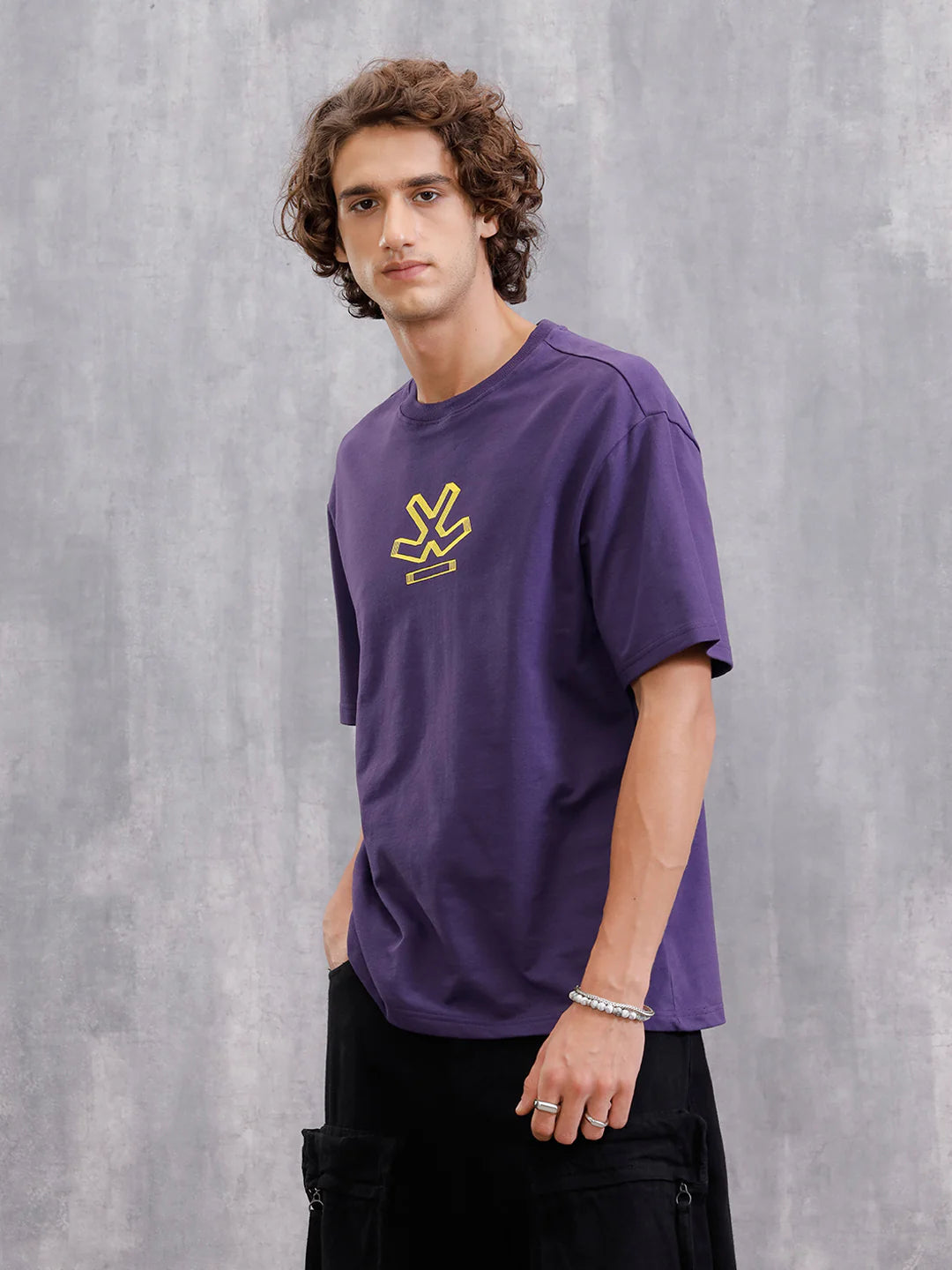 Mundane Objects Inspired Hazy Back Print Crew Neck T-Shirt | Purple