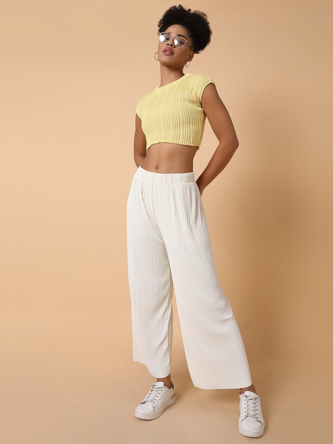 Women's Cream Solid Comfort Slim Fit Flat Front Trousers