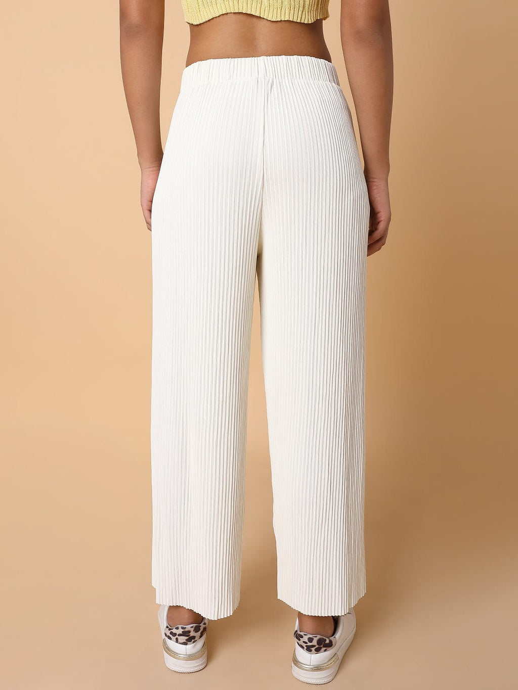 Women's Cream Solid Comfort Slim Fit Flat Front Trousers