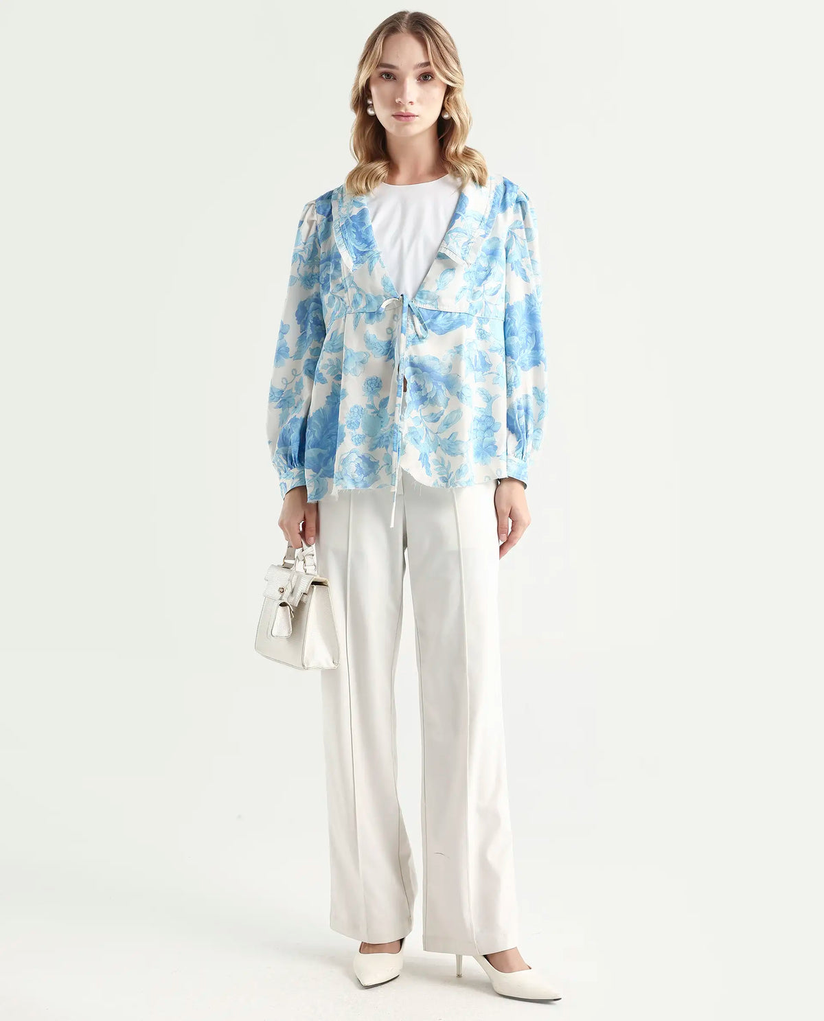 Rareism Women's Enstar Light Blue Polyester V-Neck Floral Print Balloon Sleeve Relaxed Fit Top