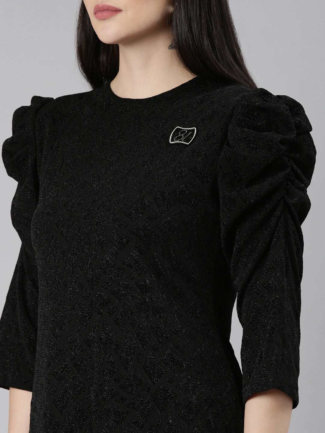 Women's Black Round Neck Puff Sleeves Sheath Dress