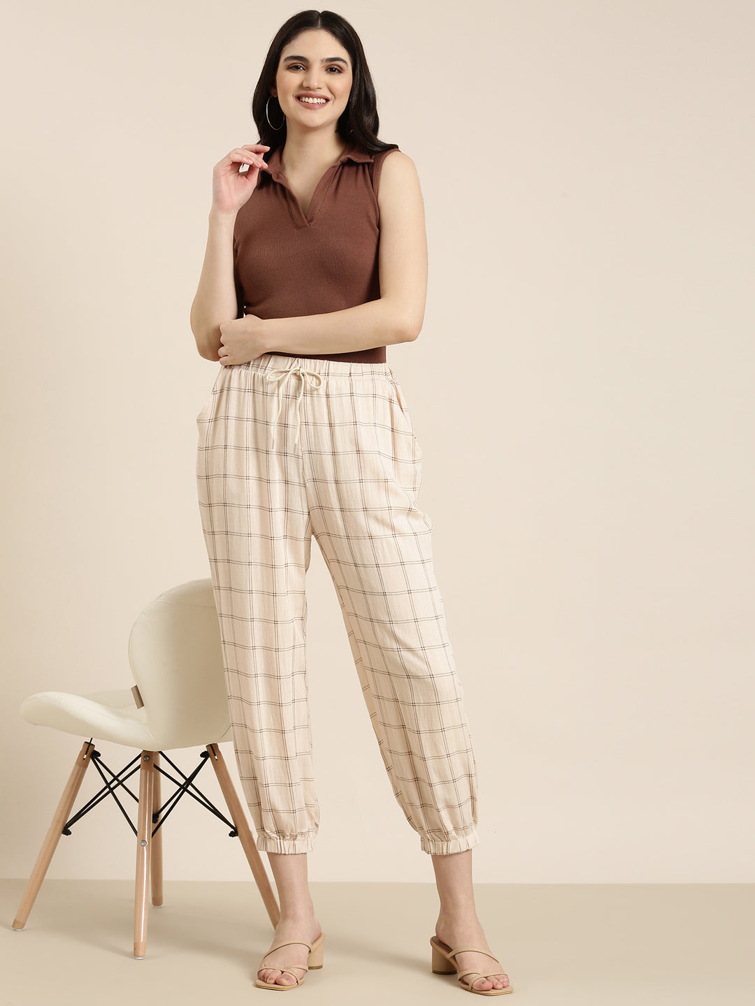 Women's Cream Checked Relaxed Mom Fit Joggers