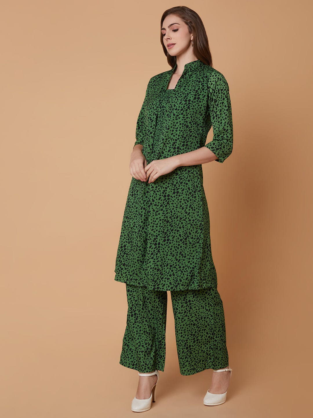 Women's Green Printed Basic Jumpsuit with Shrug