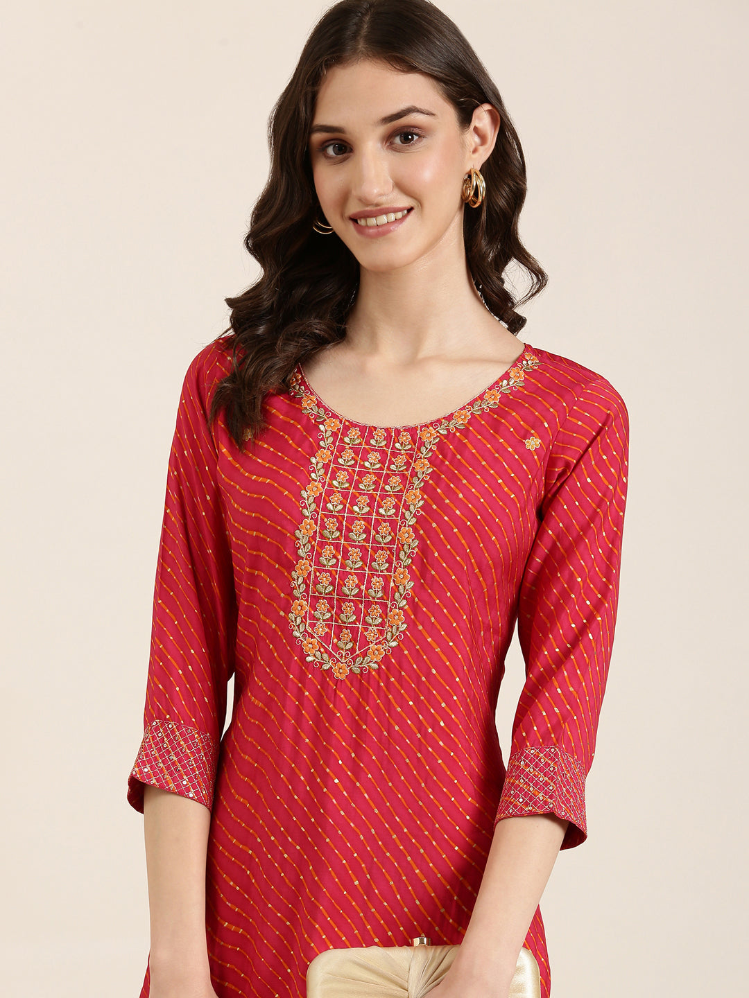 Women's Fuchsia Floral Embroidered Thread Work Straight Kurta