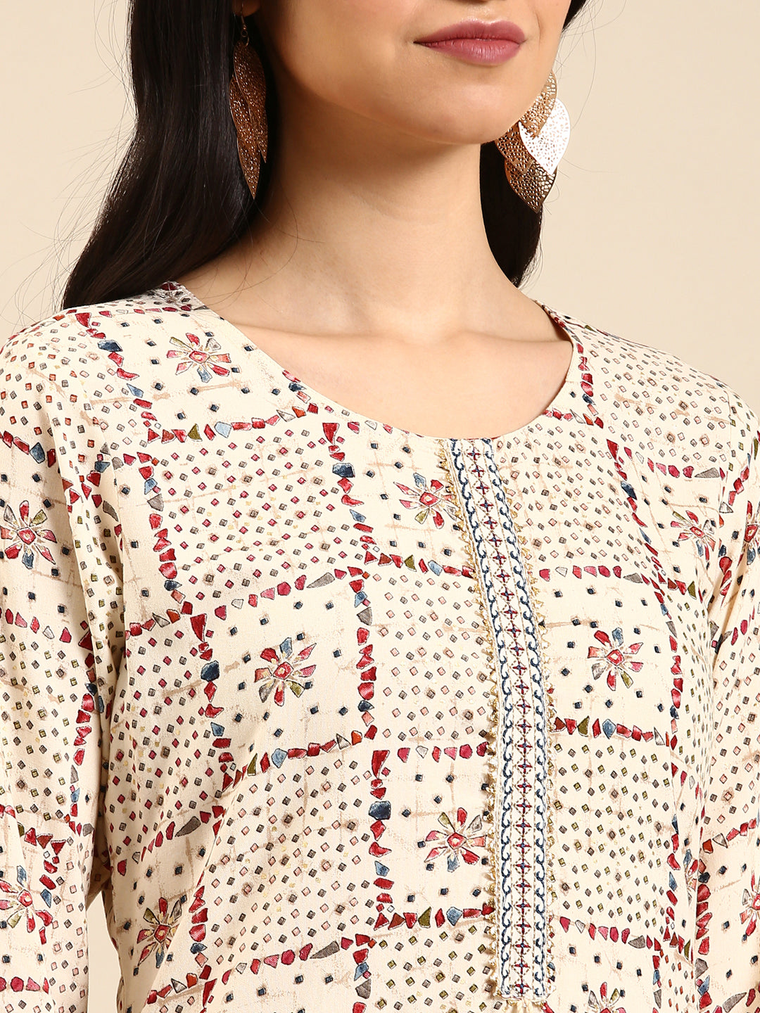Women's Cream Printed Thread Work Kurta