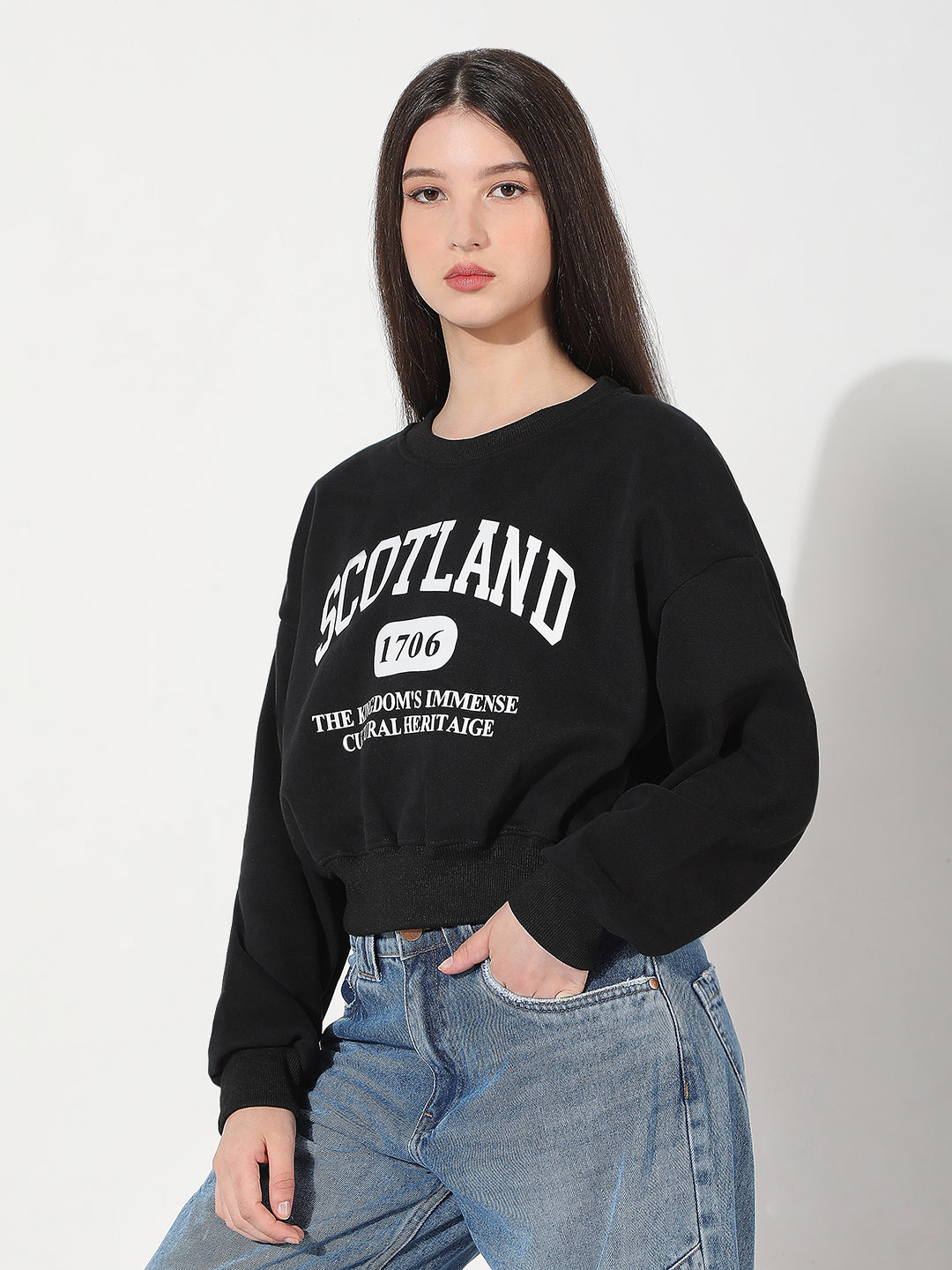 Women's Typography Black Crew Neck Long Sleeves Crop Top