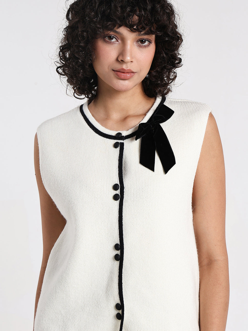 Women’s Off White Ribbed Sleeveless Top with Contrast Trim & Bow Detail