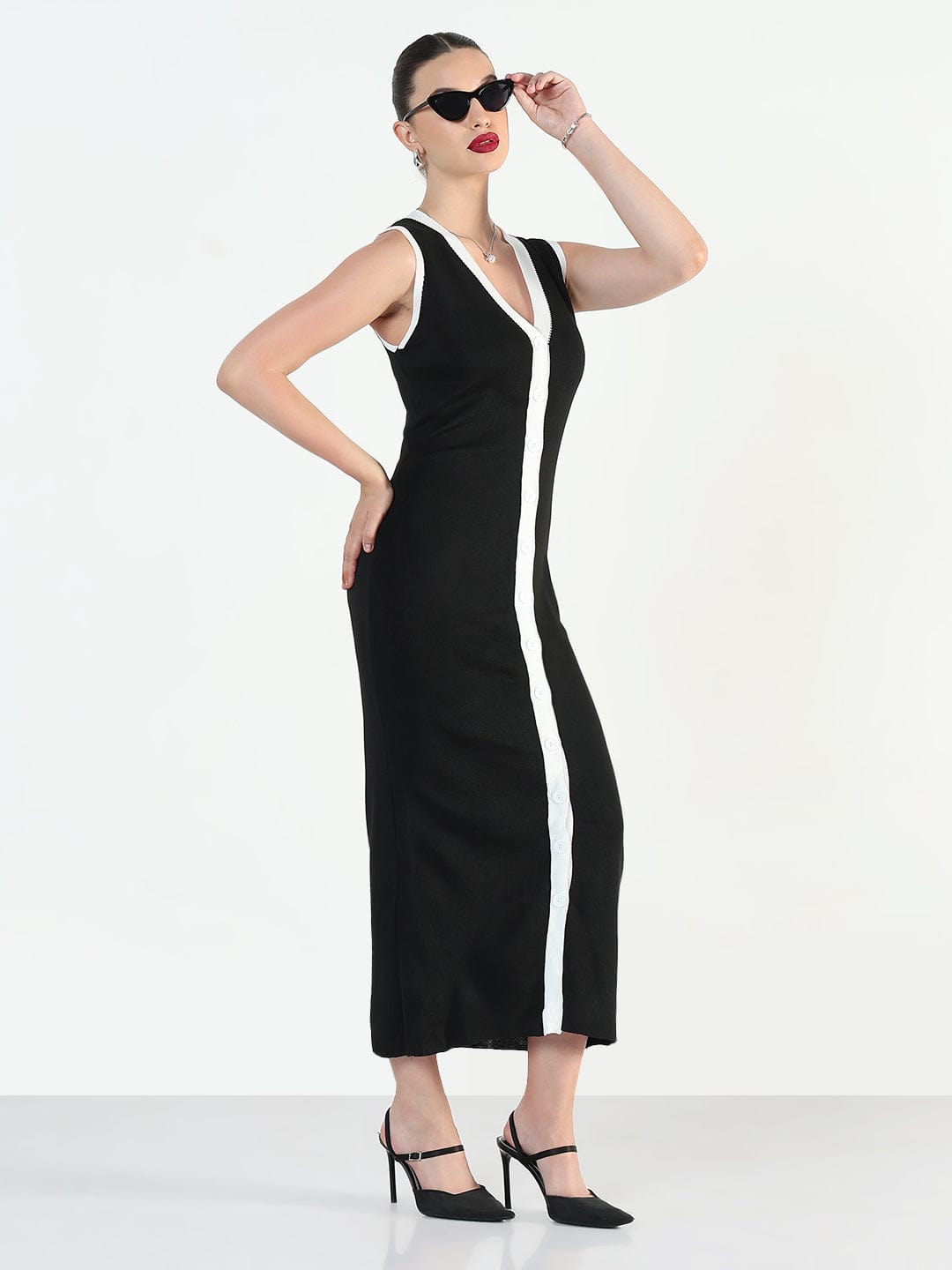 Women's Black V-Neck Sleeveless Bodycon Dresses