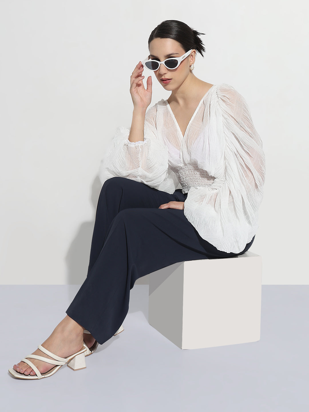 Women's White V-neck Ruched Balloon Sleeve Top
