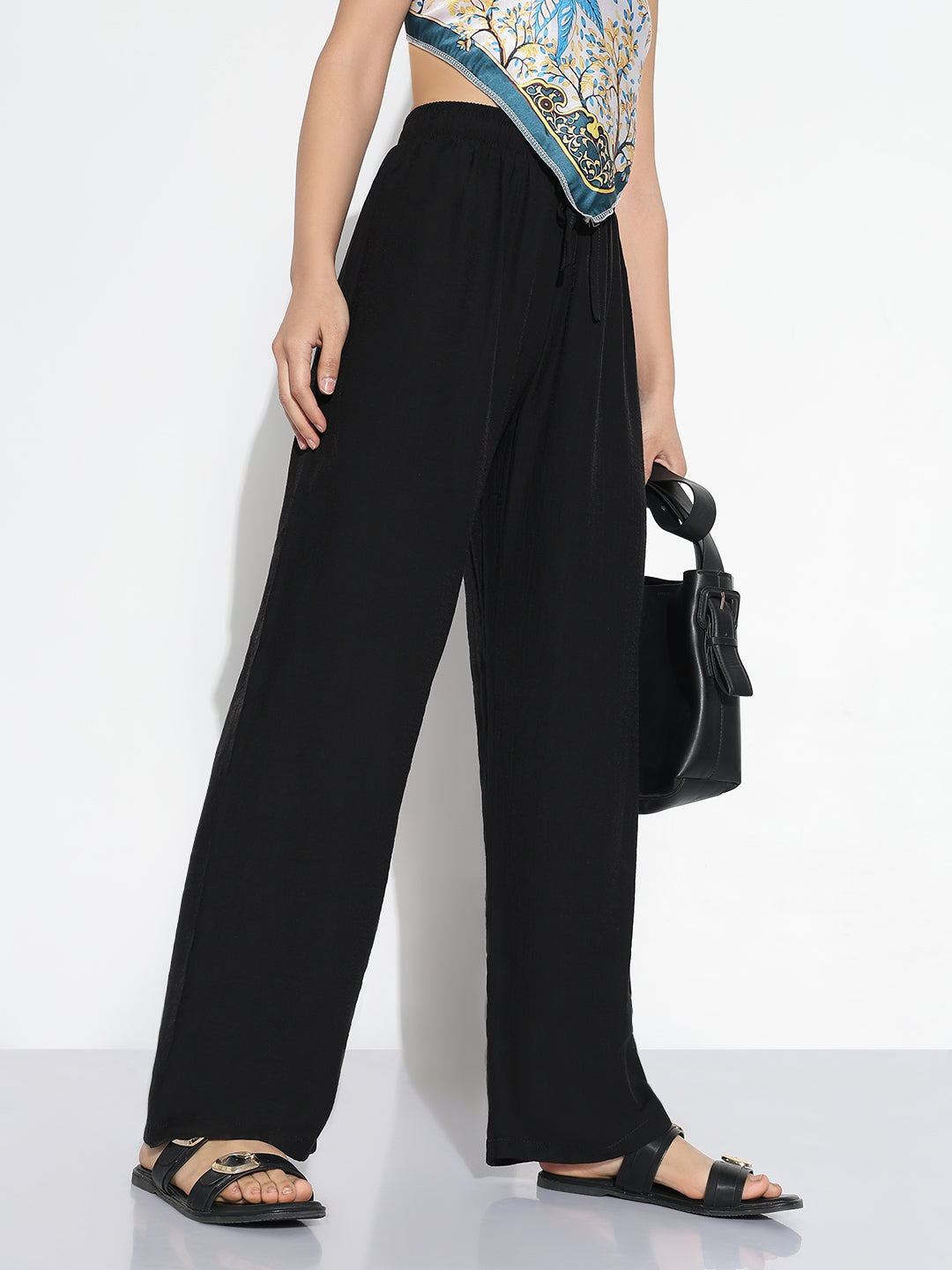Women's Black Solid Relaxed Fit Trousers