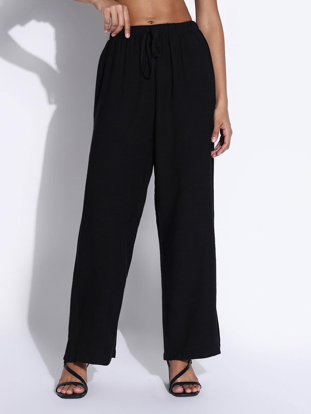 Women's Black Solid Loose Fit Parallel Trousers