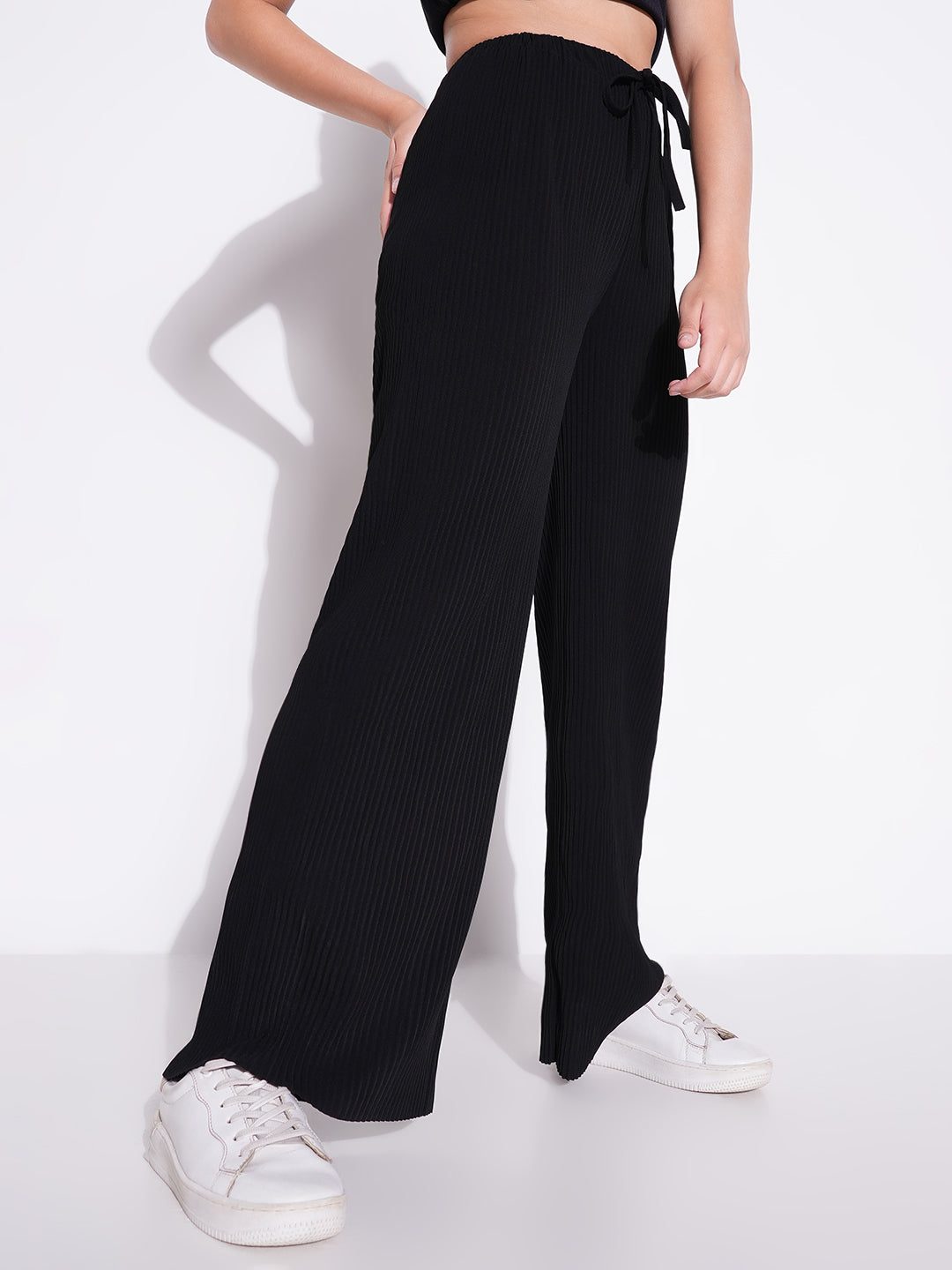 Women's Black Solid Comfort Parallel Trousers