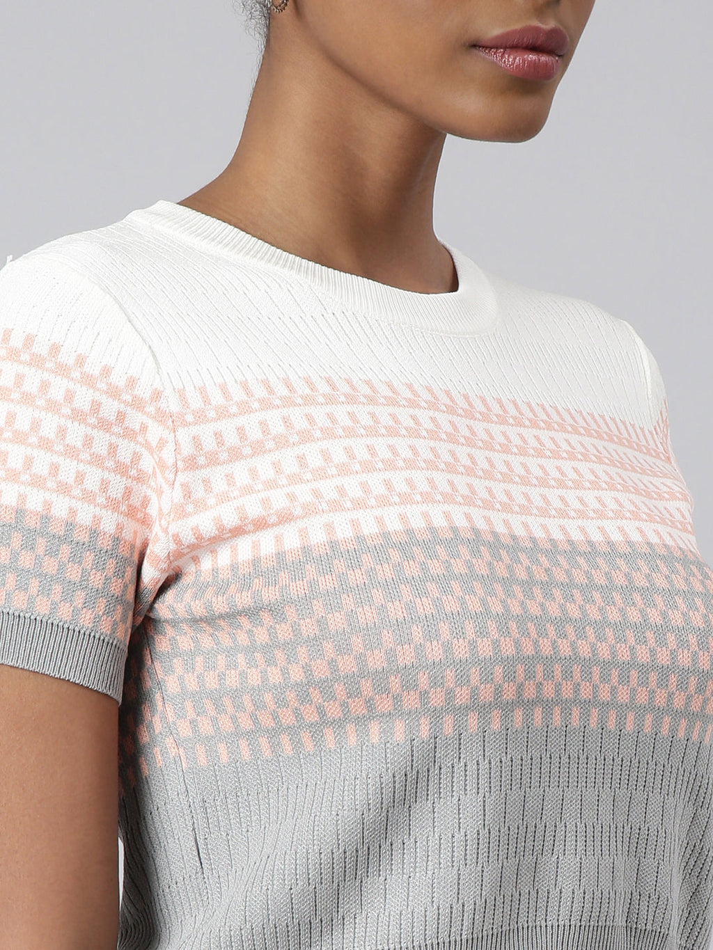 Women's Grey Geometric Fitted Top