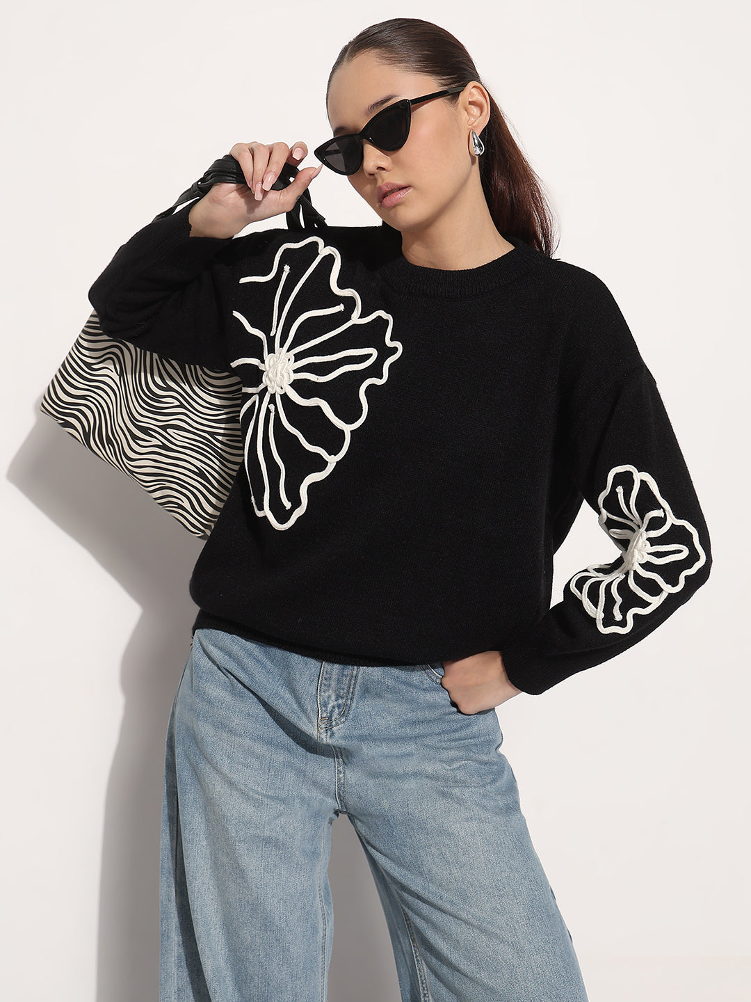 Women's Floral Embroidered Black Round Neck Knit Pullover Top