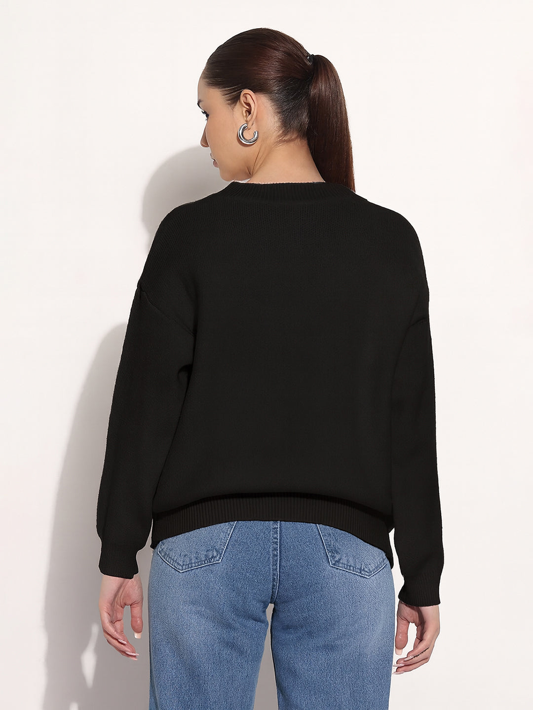 Women's Embroidered Black Round Neck Knitted Pullover Top