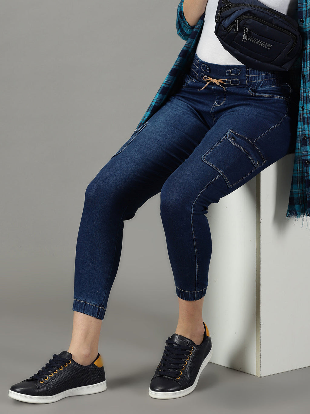 Women's Navy Blue Jogger High-Rise Light Fade Acid Wash Stretchable Cotton Jeans