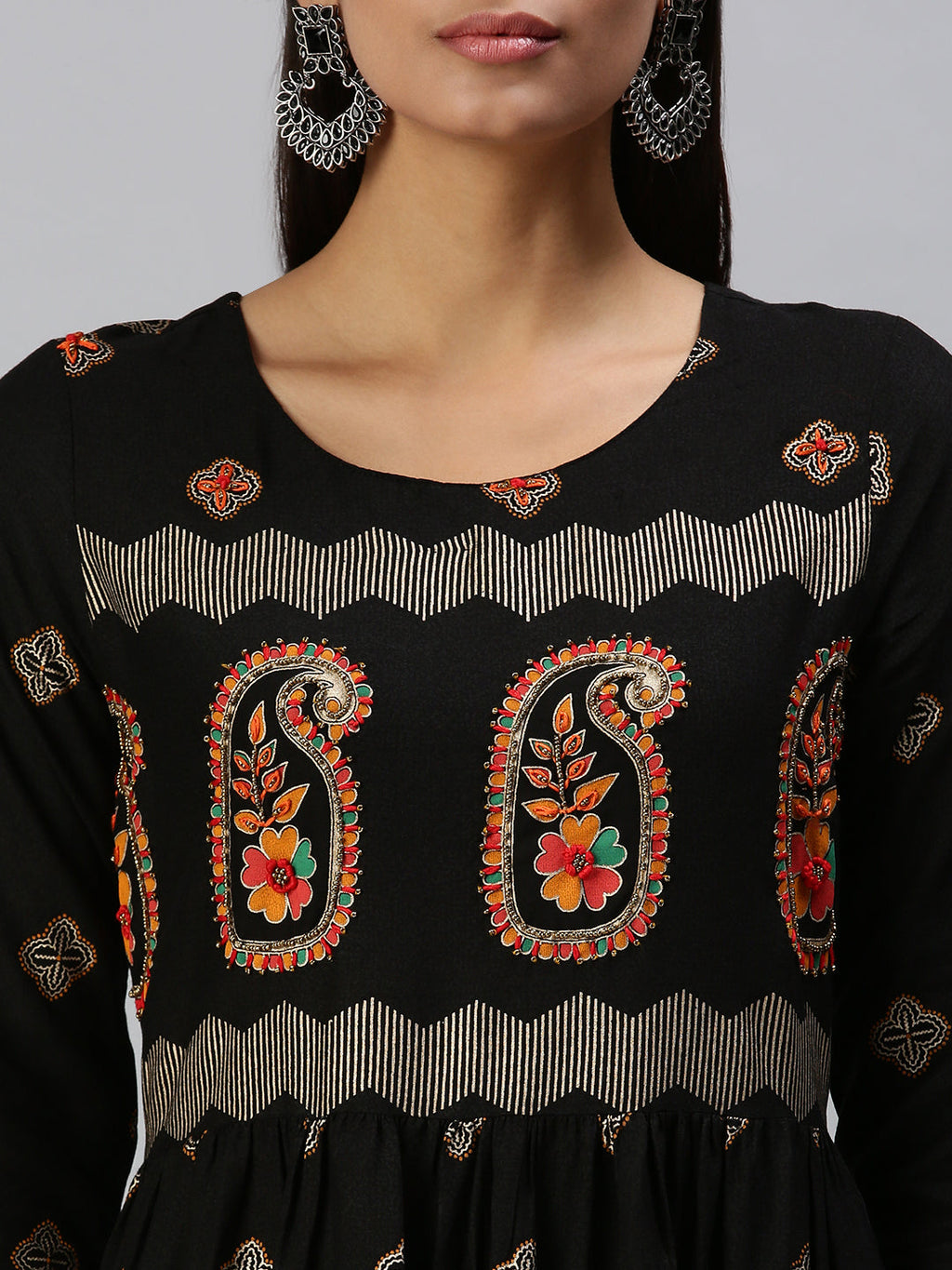 Women's Black Ethnic Motifs Printed Straight Kurta