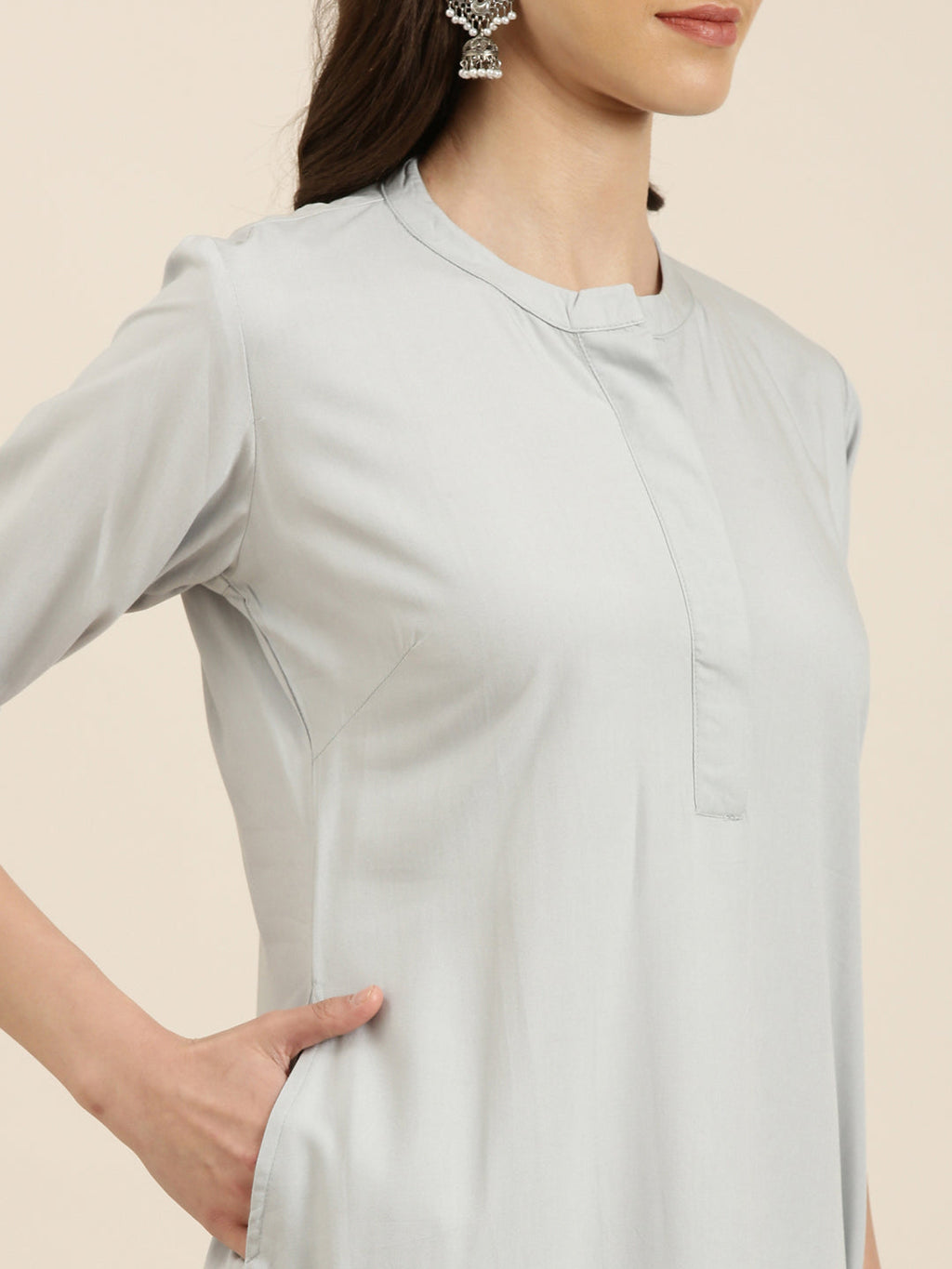 Women's Grey Solid Straight Kurta