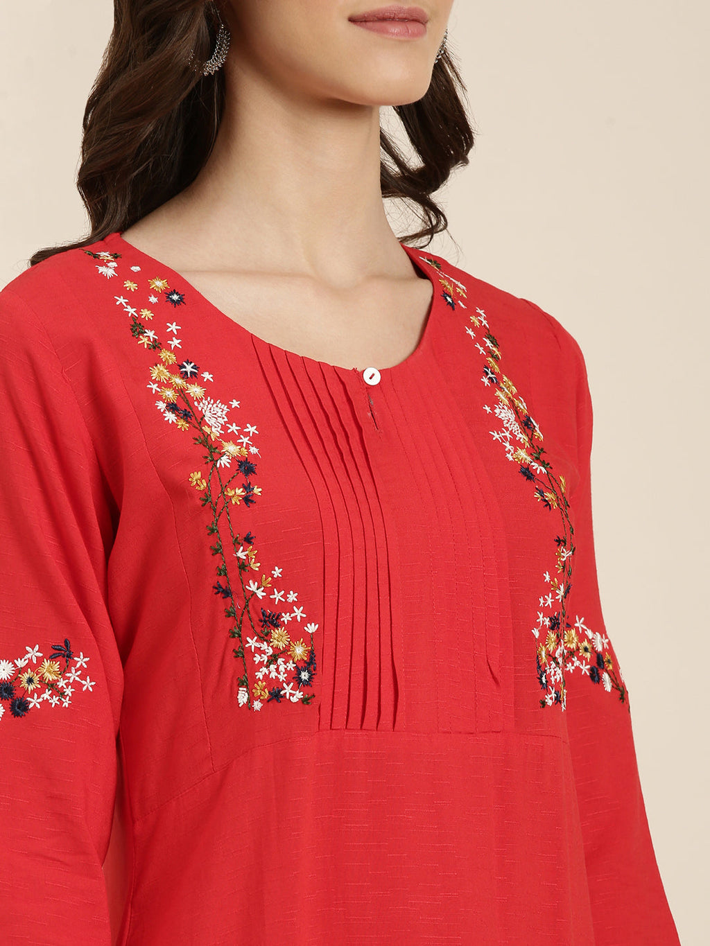 Women's Red Floral Embroidered Thread Work Straight Kurta
