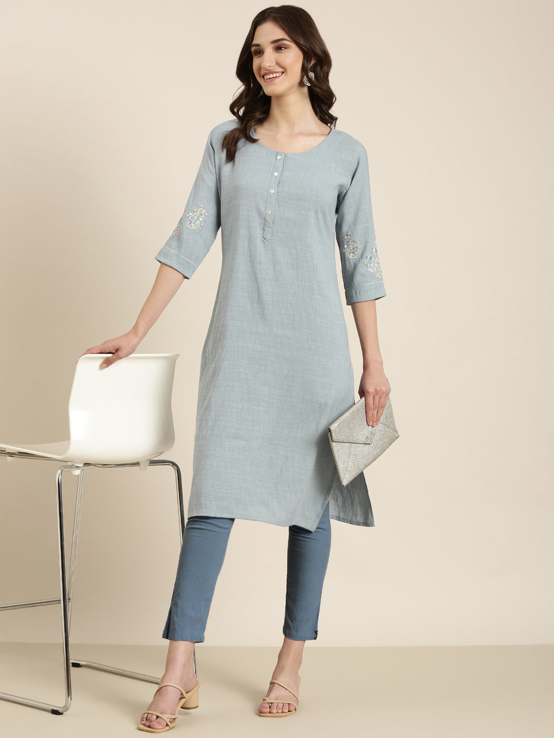 Women's Blue Round Neck Cotton Straight Kurta