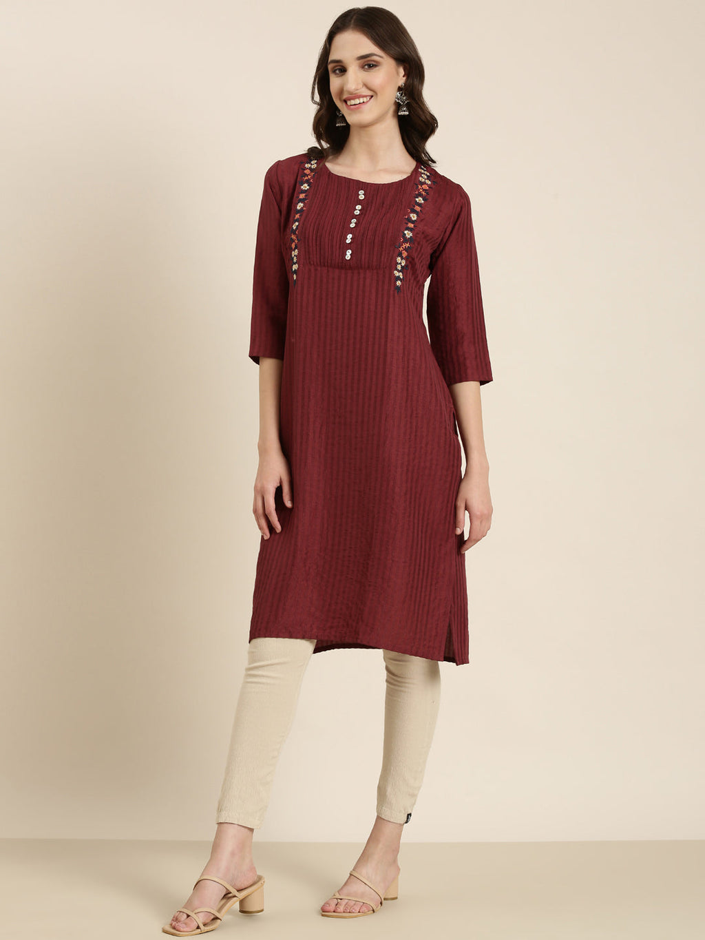 Women's Magenta Thread Work Straight Kurta