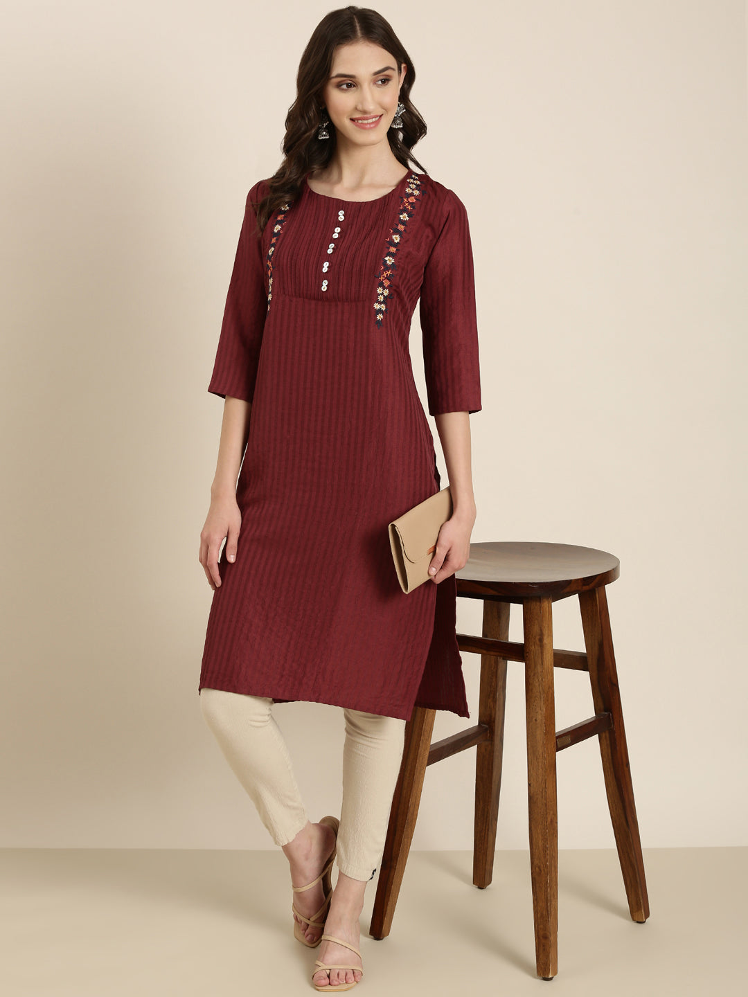 Women's Magenta Thread Work Straight Kurta