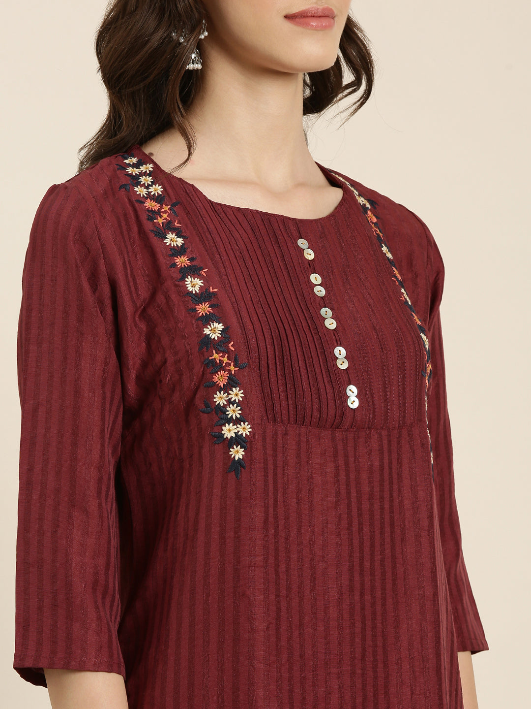 Women's Magenta Thread Work Straight Kurta