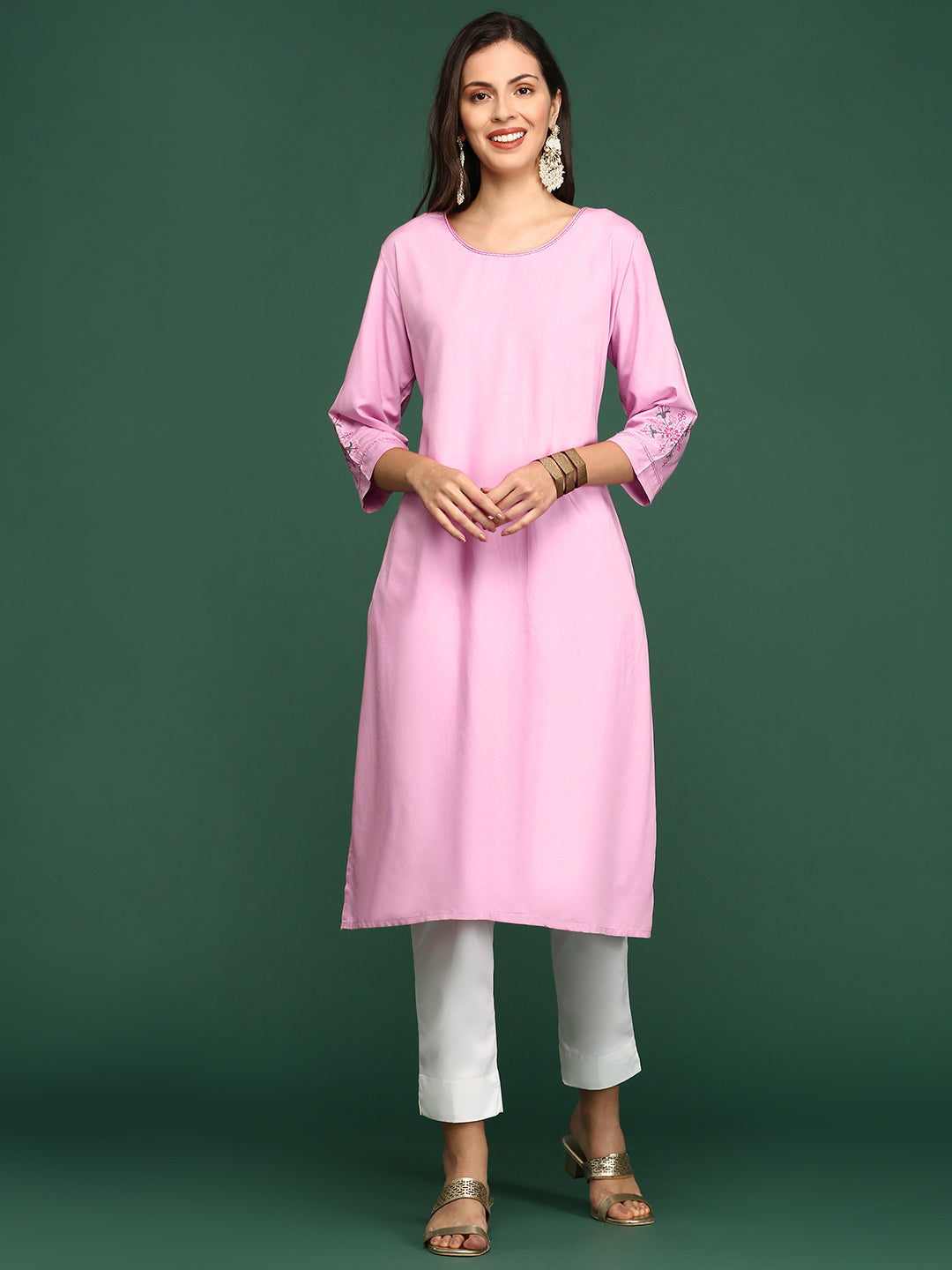 Women's Pink Round Neck Thread Work Straight Kurta